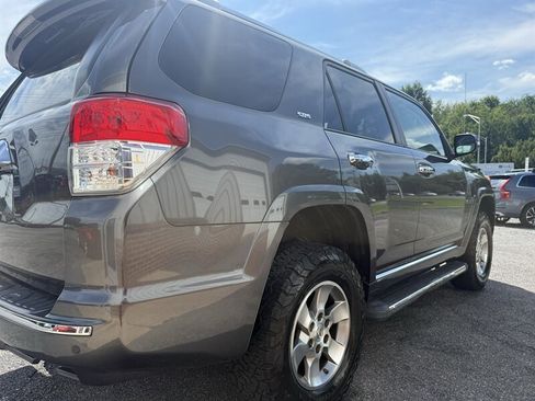Used 2011 Toyota 4Runner SR5 w/ Premium Pkg w/Leather AWD/4WD image 6