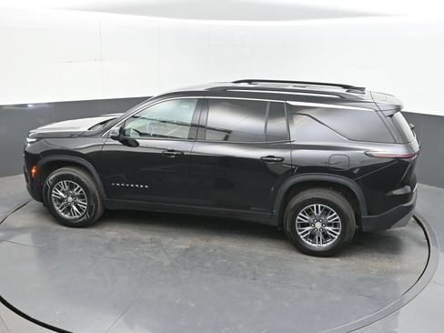 Used 2025 Chevrolet Traverse LT FWD image 35