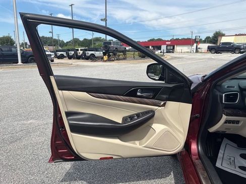 Used 2016 Nissan Maxima Platinum FWD image 10