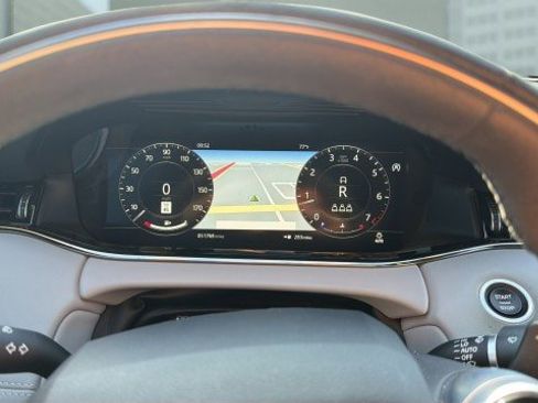 Used 2020 Land Rover Range Rover Evoque R-Dynamic SE image 28