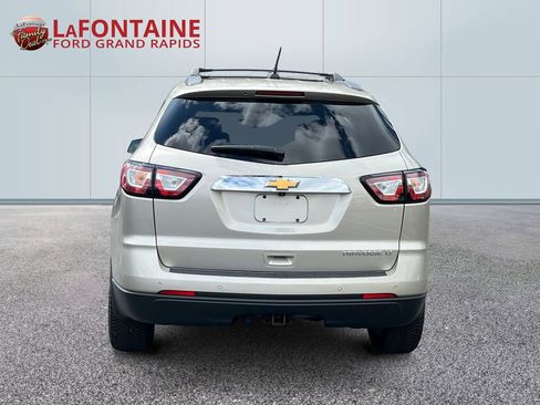 Used 2016 Chevrolet Traverse LT w/ Style and Technology Package FWD image 6