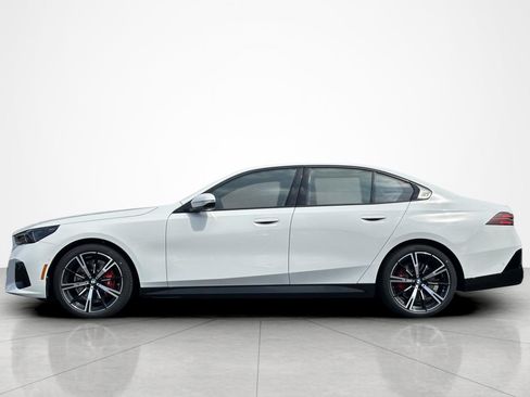 New 2027 BMW 530i xDrive w/ M Sport Package AWD/4WD image 2