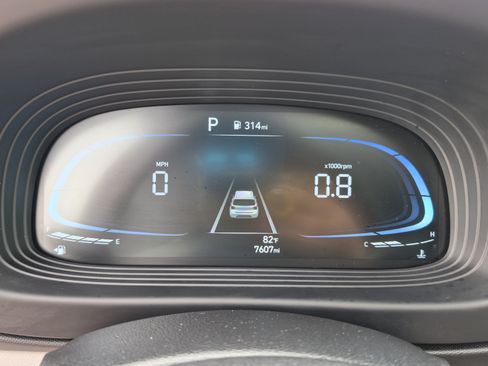 Used 2025 Hyundai Venue SEL FWD image 59