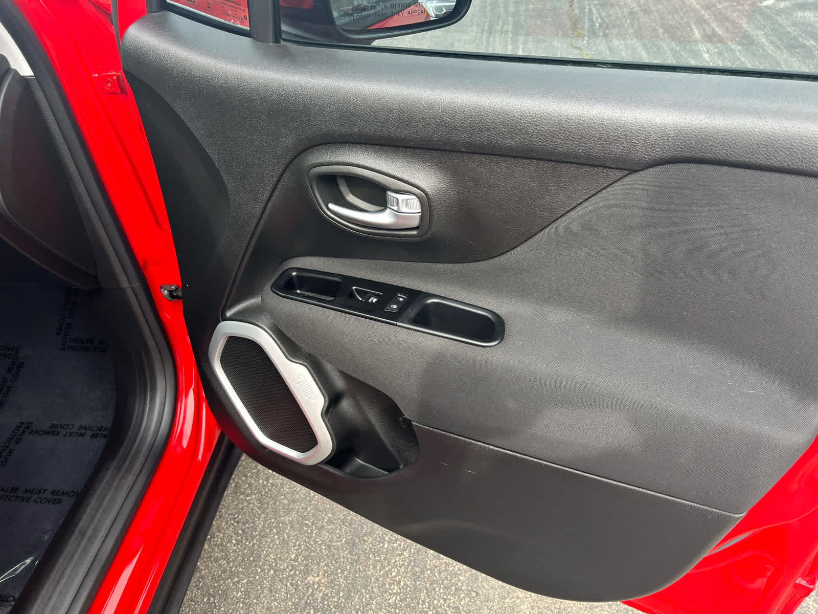 Used 2021 Jeep Renegade Latitude w/ Luxury Group I FWD image 28
