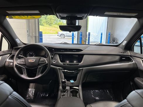 Used 2022 Cadillac XT5 Premium Luxury w/ Technology Package AWD/4WD image 13