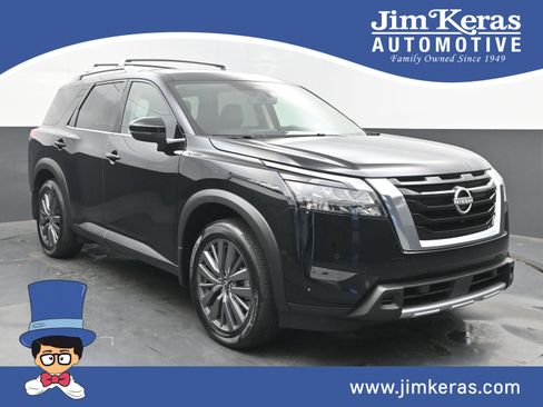 Used 2025 Nissan Pathfinder SL w/ SL Premium Package image 1