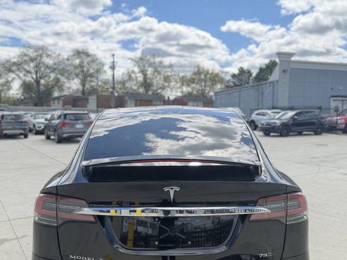 Used 2017 Tesla Model X 75D AWD/4WD image 7