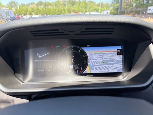 Used 2020 Land Rover Discovery Landmark AWD/4WD image 32