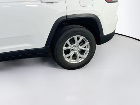 Used 2023 Jeep Grand Cherokee Limited AWD/4WD image 30