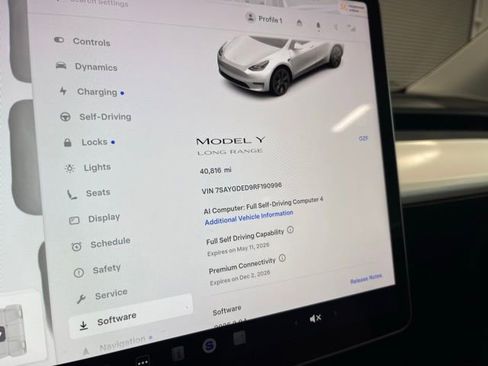 Used 2024 Tesla Model Y Long Range image 26