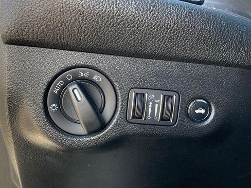 Used 2023 Dodge Challenger SXT image 16