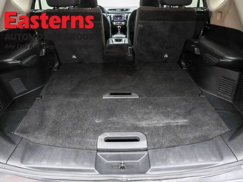 Used 2020 Nissan Rogue SV w/ Premium Package image 9