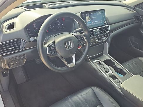 Used 2021 Honda Accord Touring image 16