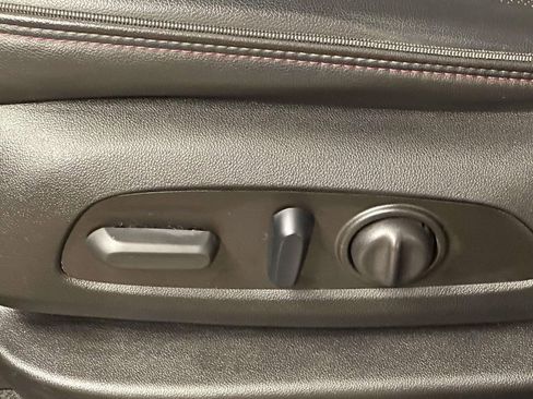 Used 2023 Chevrolet Traverse RS image 13