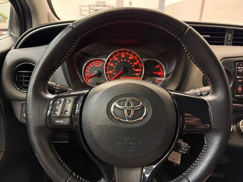Used 2015 Toyota Yaris SE image 21