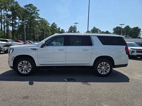 Used 2025 GMC Yukon XL Denali AWD/4WD image 4
