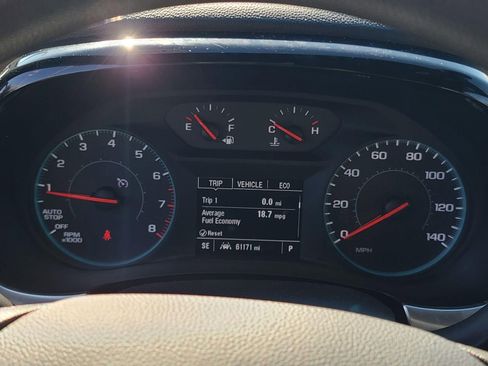 Used 2023 Chevrolet Traverse LS AWD/4WD image 23