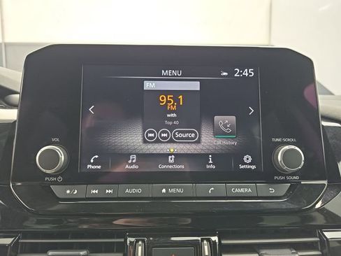 Used 2025 Nissan Pathfinder SV image 27