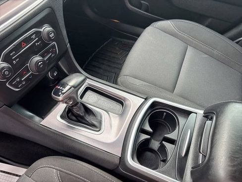 Used 2019 Dodge Charger SXT RWD image 25