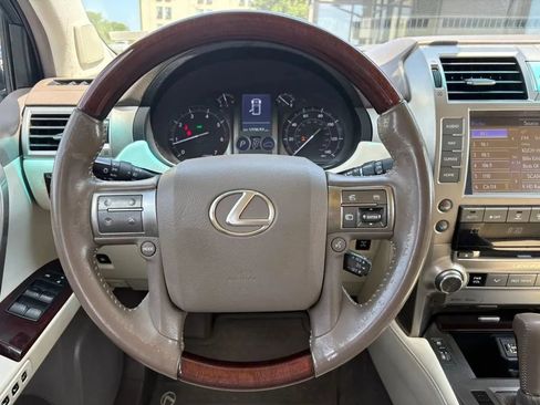 Used 2016 Lexus GX 460 w/ Premium Package AWD/4WD image 17