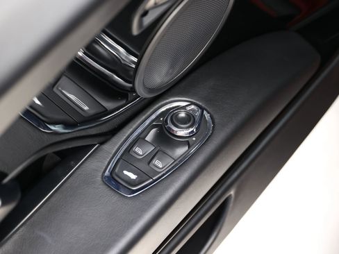 Used 2018 Aston Martin DB11 V12 RWD image 11