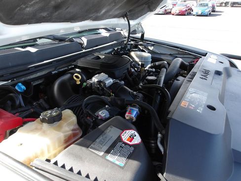 Used 2013 Chevrolet Silverado 2500 LT AWD/4WD image 20
