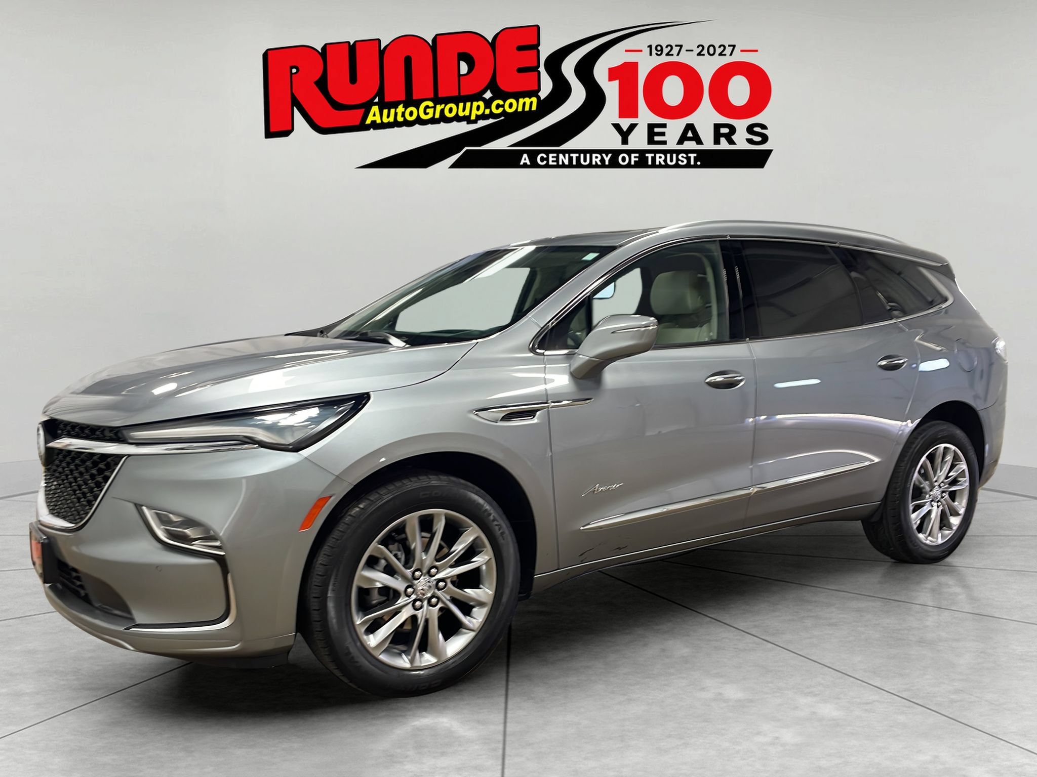Used 2023 Buick Enclave Avenir w/ Avenir Technology Package AWD/4WD image 1
