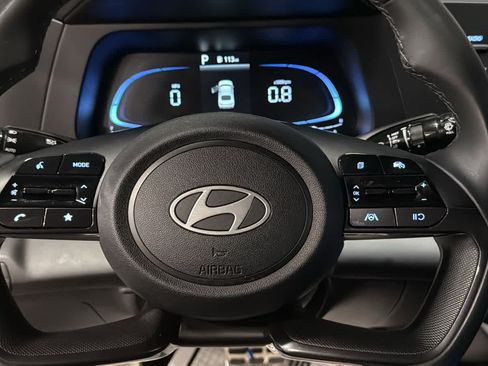 Used 2025 Hyundai Elantra Sport FWD image 11