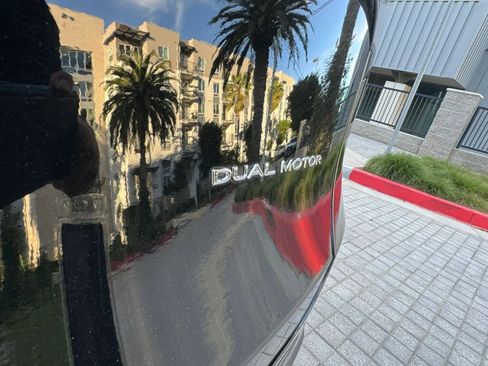 Used 2025 Tesla Model Y Long Range RWD image 41