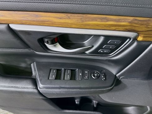 Used 2018 Honda CR-V Touring image 21