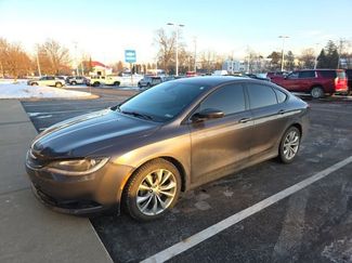 Used 2016 Chrysler 200 S video 2