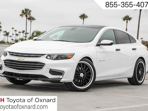 Used 2018 Chevrolet Malibu LT FWD image 1