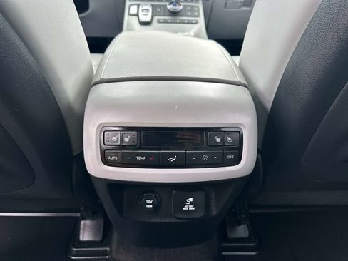 Used 2023 Hyundai Palisade SEL w/ Premium Package AWD/4WD image 14