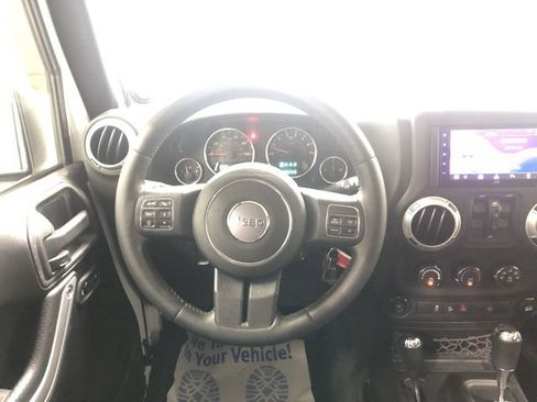 Used 2013 Jeep Wrangler Unlimited Sahara w/ Connectivity Group AWD/4WD image 16