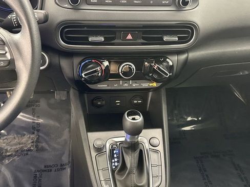 Used 2023 Hyundai Kona SEL image 9