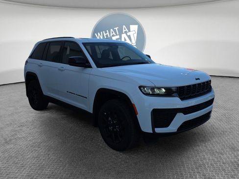 New 2026 Jeep Grand Cherokee 4WD image 1