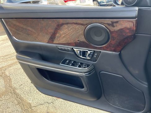 Used 2019 Jaguar XJ AWD image 9