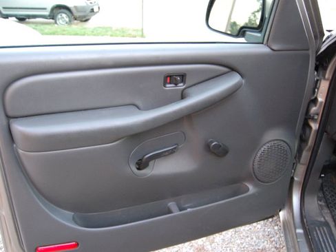 Used 2003 Chevrolet Silverado 1500 W/T image 11