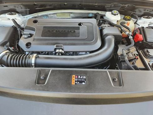 Used 2023 Buick Envision Avenir image 32