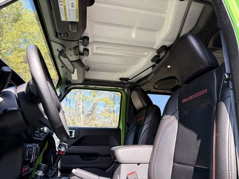 Used 2019 Jeep Wrangler Unlimited Rubicon w/ Cold Weather Group image 24