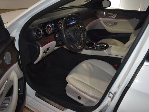 Used 2017 Mercedes-Benz E 400 4MATIC Wagon image 23