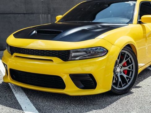 Used 2018 Dodge Charger SRT w/ Technology Group RWD image 23