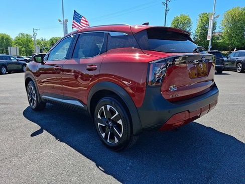 Used 2025 Nissan Kicks SV w/ SV Premium Package AWD/4WD image 4