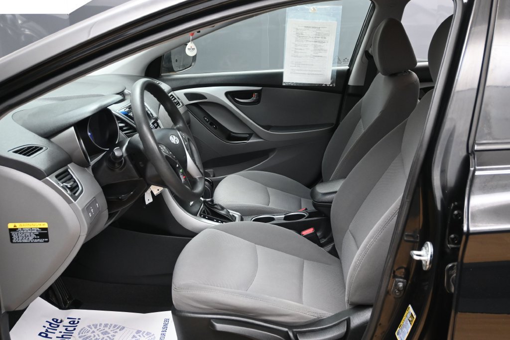 Used 2014 Hyundai Elantra SE w/ Option Group 02 FWD image 10