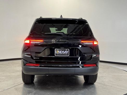 New 2025 Jeep Grand Cherokee Altitude w/ Trailer Tow Package image 5