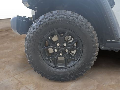 Certified 2026 Jeep Wrangler Sport AWD/4WD image 25