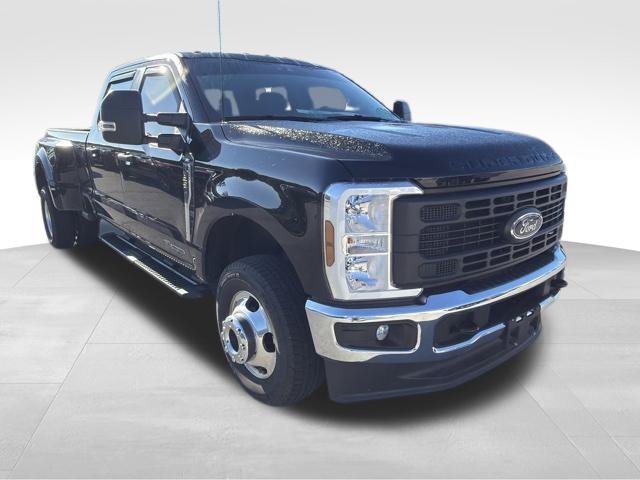Used 2024 Ford F350 XL w/ XL Chrome Package AWD/4WD image 2