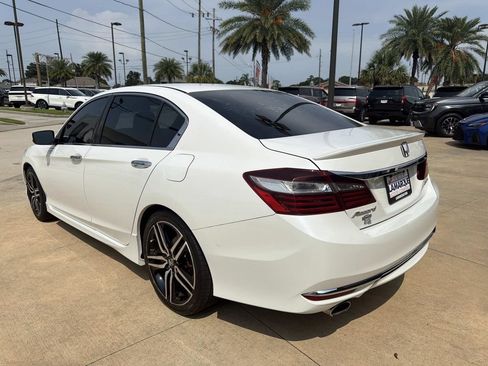 Used 2017 Honda Accord Sport image 5