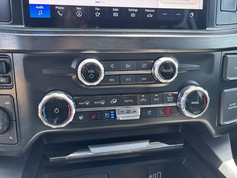Used 2023 Ford F250 Lariat w/ Sport Appearance Package AWD/4WD image 17