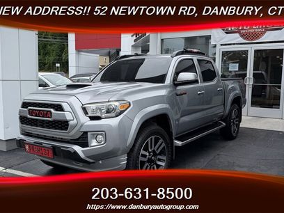 Used 2017 Toyota Tacoma TRD Sport w/ Tow Package (A/T)